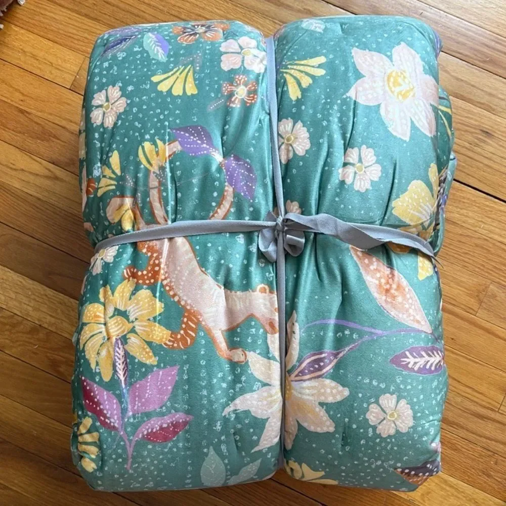 New Anthropologie Laurel Velvet Quilt Size King